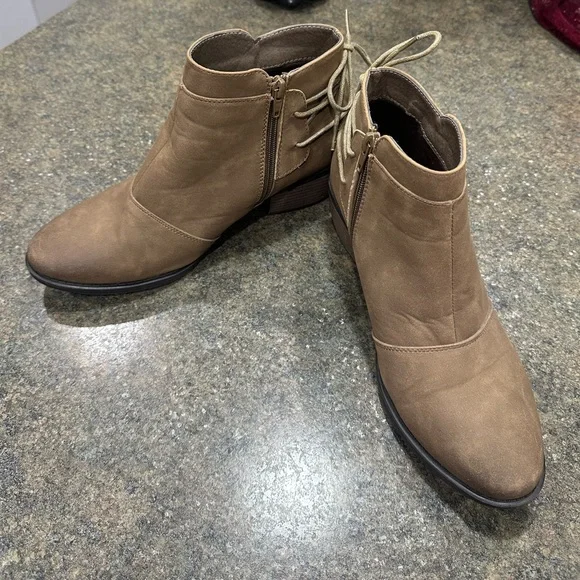 Pierre Dumas Tan Ankle Boots size 6 EUC - Picture 4 of 7